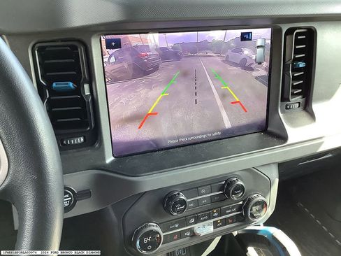 Used 2024 Ford Bronco Black Diamond image 9