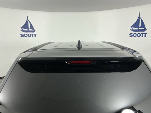 Used 2021 Jeep Grand Cherokee Laredo X image 23