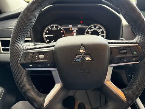 Used 2023 Mitsubishi Outlander SE AWD/4WD image 30