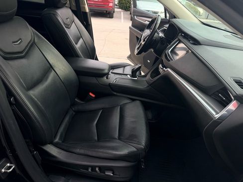 Used 2018 Cadillac XT5 Luxury w/ Driver Awareness Package image 16