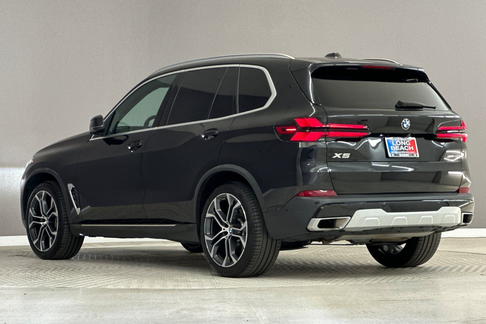 Used 2024 BMW X5 xDrive40i AWD/4WD image 3