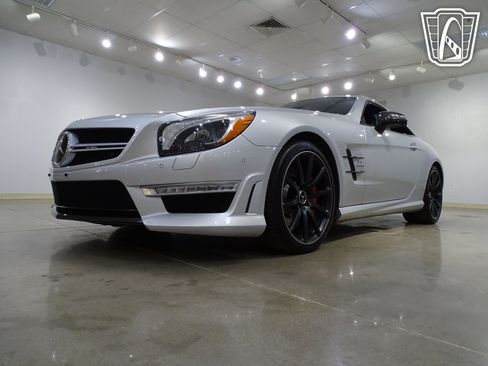 Used 2015 Mercedes-Benz SL 63 AMG image 4