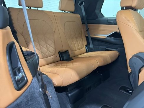 Certified 2024 BMW X7 xDrive40i w/ M Sport Package image 27