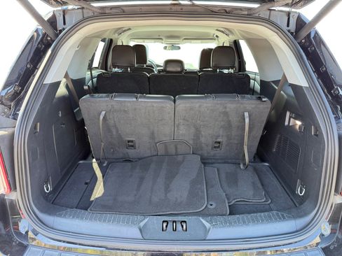 Used 2023 Ford Explorer XLT w/ Equipment Group 202A image 17