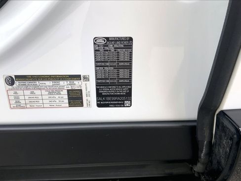 Certified 2024 Land Rover Range Rover Long Wheelbase Autobiography AWD/4WD image 33