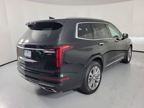 Certified 2025 Cadillac XT6 Premium Luxury w/ Technology Package FWD image 4