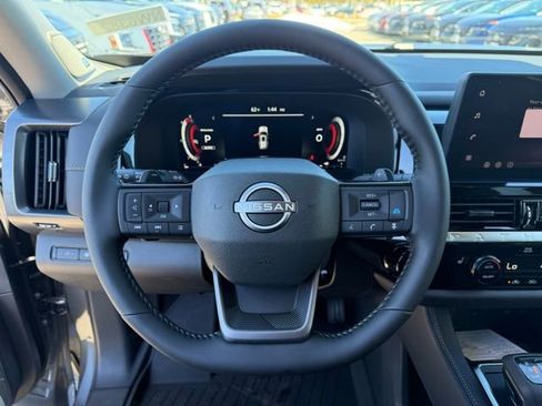 New 2026 Nissan Pathfinder SL image 17