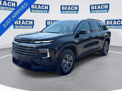 New 2026 Chevrolet Traverse LT w/ Driver Confidence Package FWD image 1