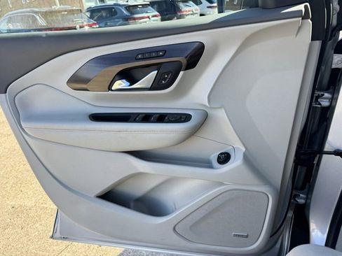 Used 2018 GMC Terrain Denali w/ Advanced Safety Package image 23