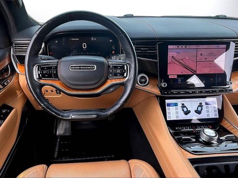 Used 2022 Jeep Grand Wagoneer Series III image 12