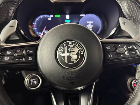 Used 2024 Alfa Romeo Tonale Veloce w/ Active Assist Package AWD/4WD image 17