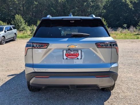 New 2026 Chevrolet Equinox LT w/ Safety and Technology Package FWD image 3