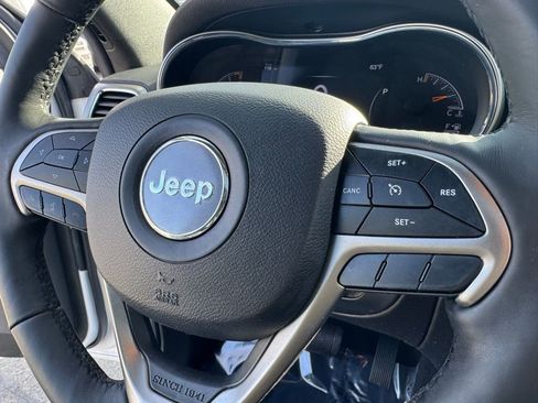 Used 2019 Jeep Grand Cherokee Altitude image 24