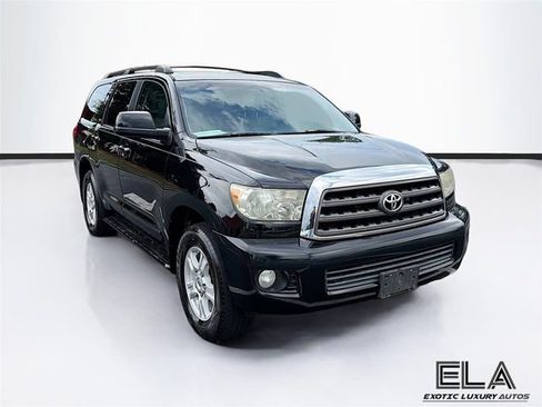 Used 2008 Toyota Sequoia SR5 w/ Moonroof & Roof Rack Pkg RWD image 2