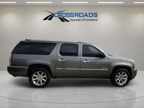Used 2011 GMC Yukon XL Denali image 10