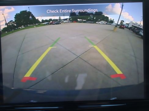 Used 2025 Chrysler Pacifica Limited FWD image 21