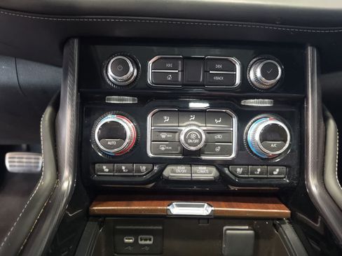 Used 2023 GMC Yukon XL Denali Ultimate AWD/4WD image 26