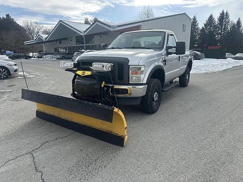 Used 2010 Ford F250 XL image 1
