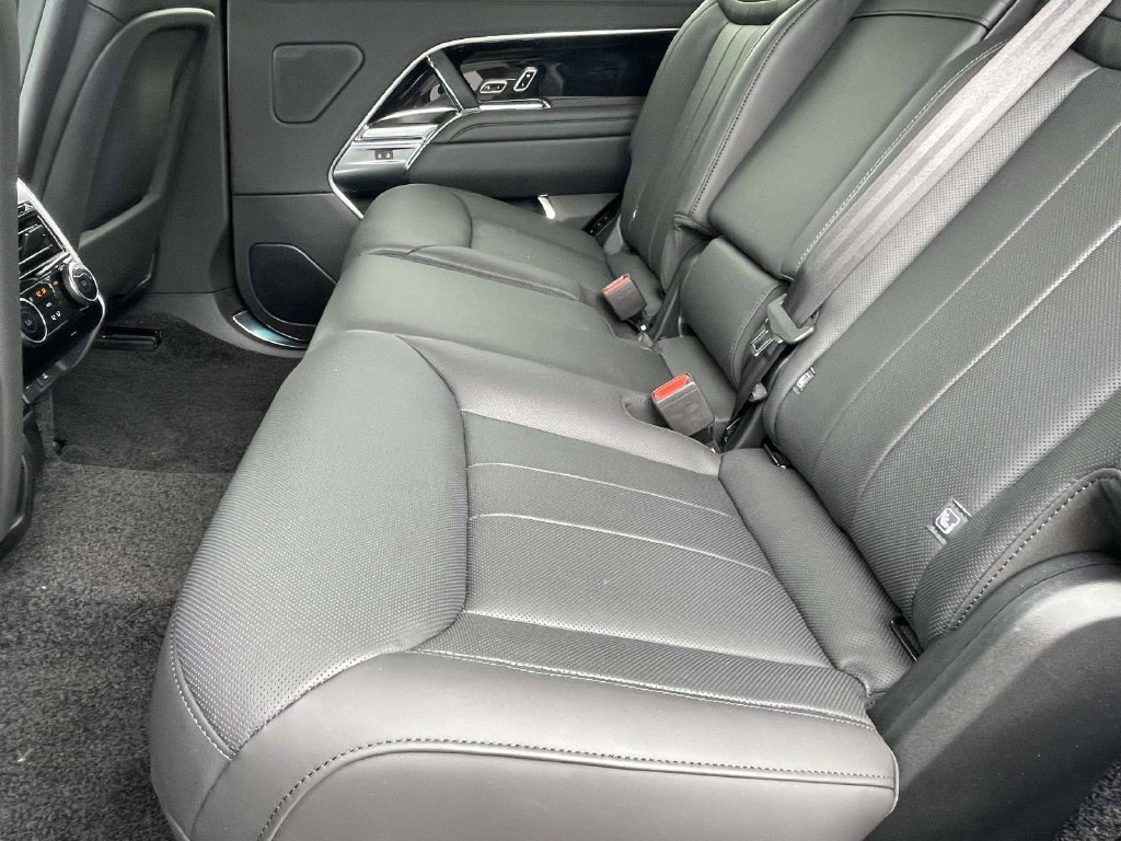 New 2026 Land Rover Range Rover Long Wheelbase SE AWD/4WD image 10