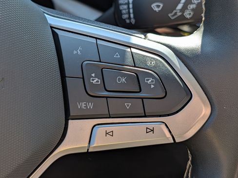 Certified 2024 Volkswagen Taos S FWD image 33