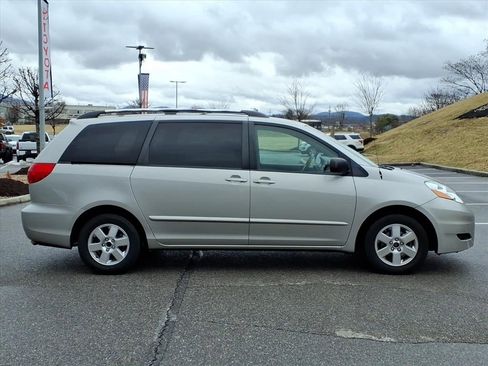 Used 2008 Toyota Sienna LE image 3