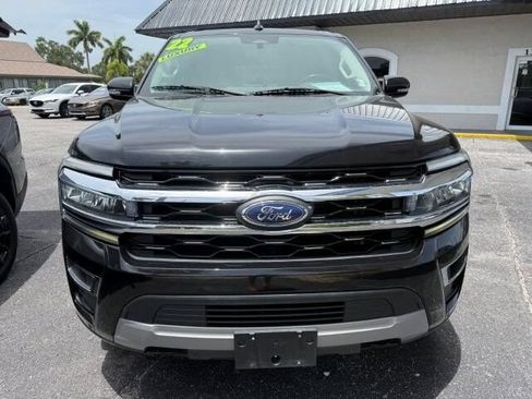 Used 2022 Ford Expedition Max Limited AWD/4WD image 2