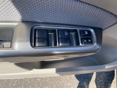 Used 2012 Subaru Forester 2.5X w/ Popular Pkg 3 AWD/4WD image 12