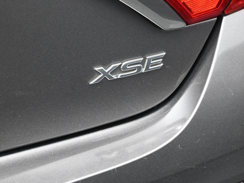 Used 2015 Toyota Camry XSE w/ Moonroof Package image 38