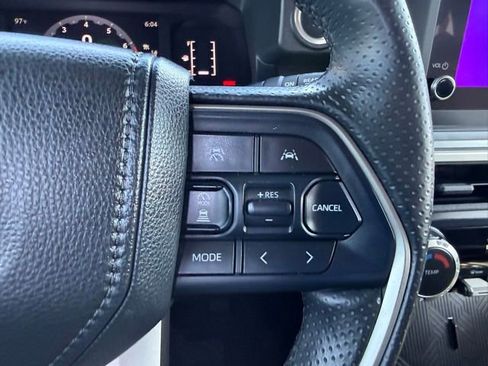 Certified 2025 Toyota 4Runner SR5 AWD/4WD image 19