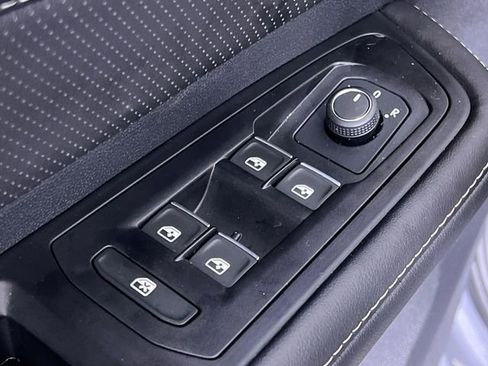 Used 2025 Volkswagen Atlas SEL image 13