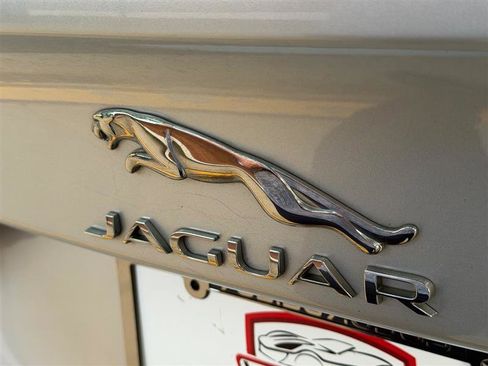 Used 2017 Jaguar XE Premium AWD/4WD image 20