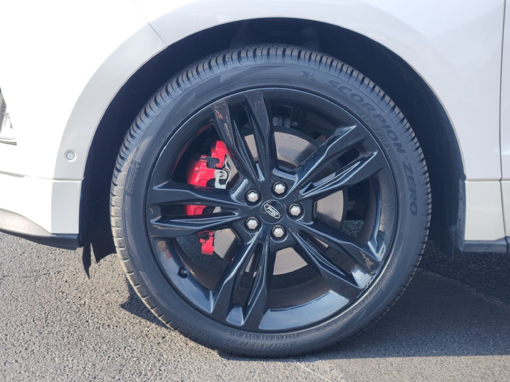 Used 2019 Ford Edge ST w/ Equipment Group 401A AWD/4WD image 9