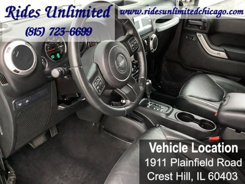 Used 2015 Jeep Wrangler Unlimited Rubicon w/ Dual Top Group AWD/4WD image 12