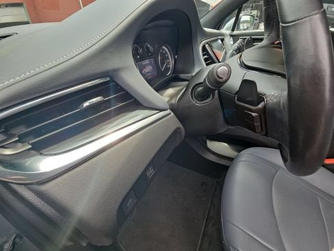 Used 2023 Buick Enclave Essence AWD/4WD image 11