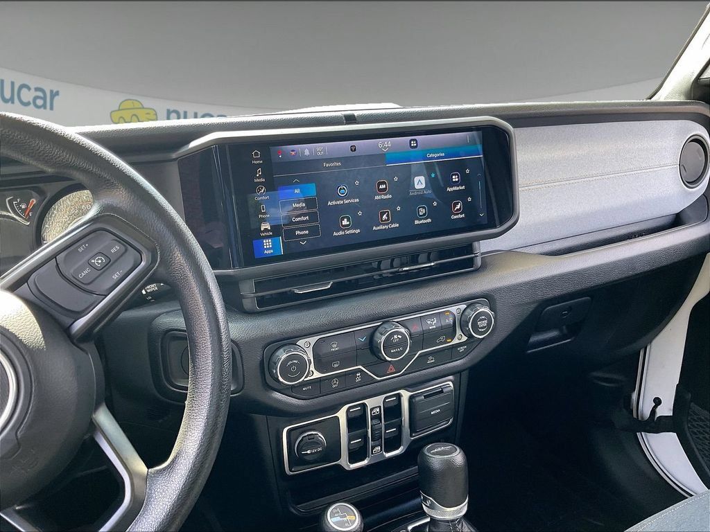 Used 2025 Jeep Gladiator Sport AWD/4WD image 18