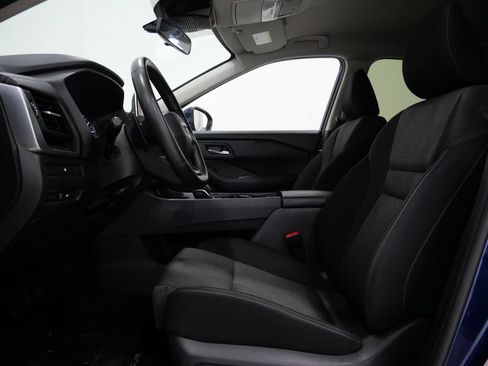 Used 2025 Nissan Rogue SV AWD/4WD image 12