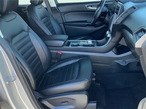 Used 2022 Ford Edge SEL image 15