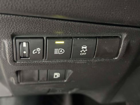 Certified 2025 Toyota Corolla Cross AWD Hybrid image 18