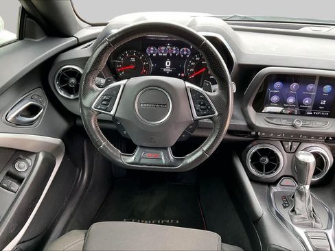 Used 2020 Chevrolet Camaro SS RWD image 7