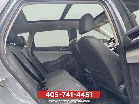 Used 2024 Volkswagen Taos SE w/ Panoramic Sunroof Package AWD/4WD image 29