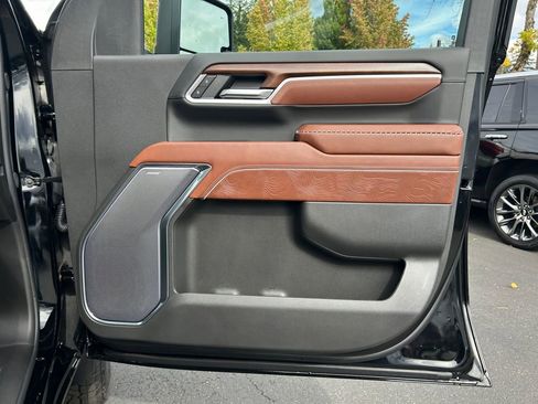 New 2025 GMC Sierra 2500 Denali Ultimate w/ Max Trailering Package image 25