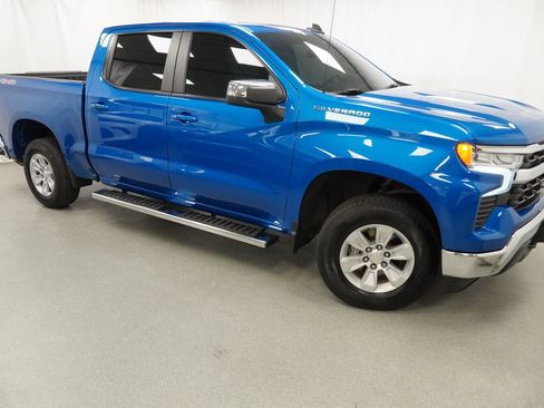 Certified 2022 Chevrolet Silverado 1500 LT AWD/4WD image 7