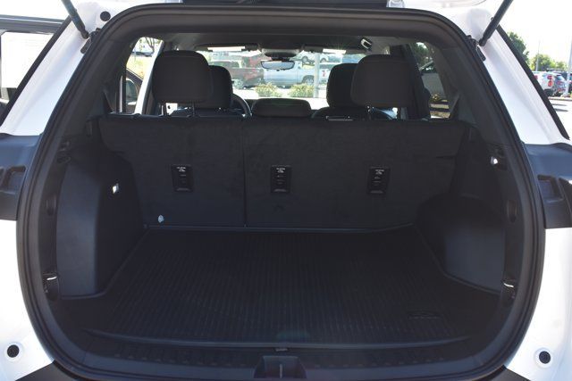 New 2027 Chevrolet Equinox LT w/ Safety and Technology Package FWD image 16