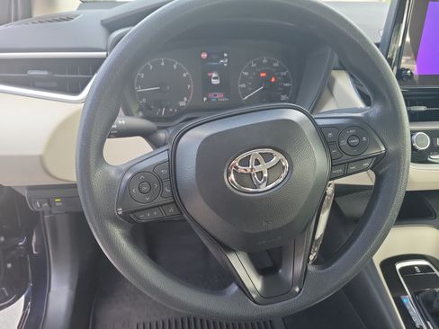 Used 2025 Toyota Corolla LE FWD image 25