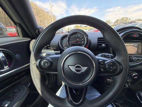 Used 2017 MINI Cooper Clubman S image 18