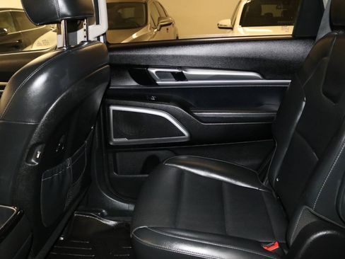Used 2020 Kia Telluride S FWD image 76