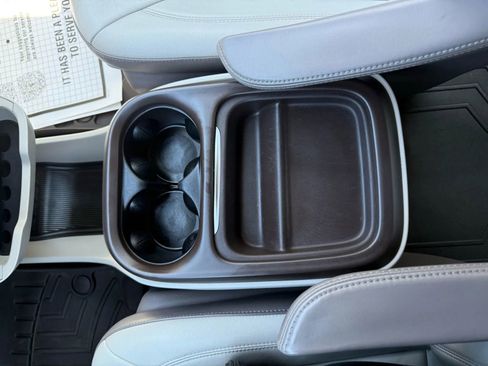 Used 2017 Chrysler Pacifica Touring-L image 27