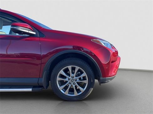 Used 2018 Toyota RAV4 Limited image 21