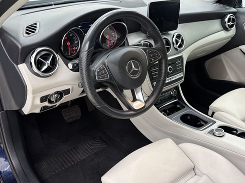 Used 2019 Mercedes-Benz GLA 250 4MATIC image 4