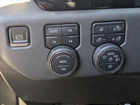Used 2022 Chevrolet Silverado 1500 ZR2 w/ Technology Package image 12